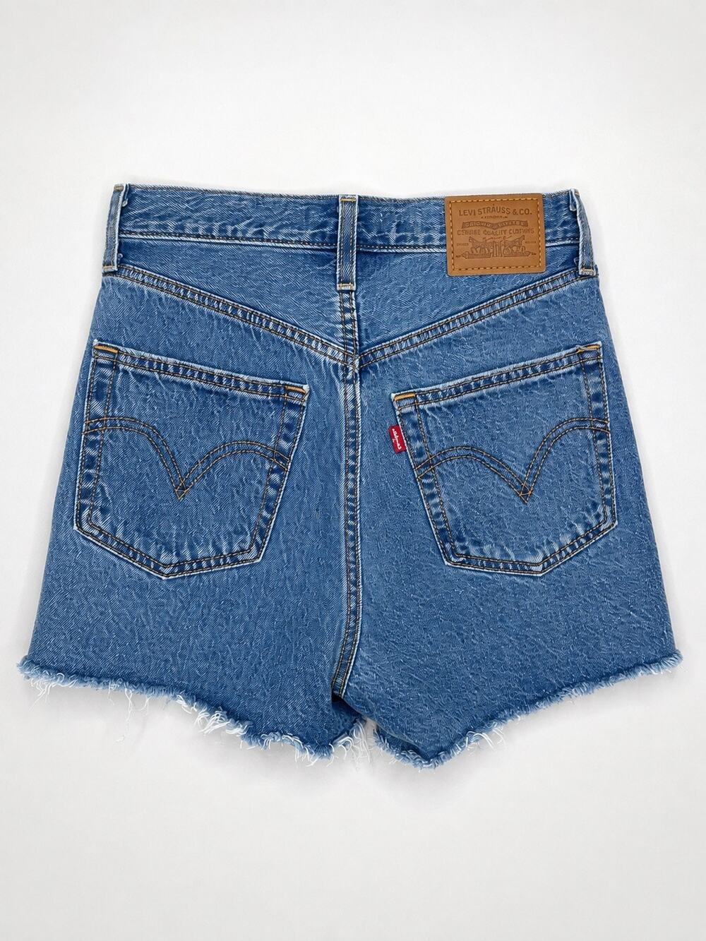 Levi’s Ribcage High Rise Distressed Denim Shorts Women’s Size 26 Raw Hem Blue